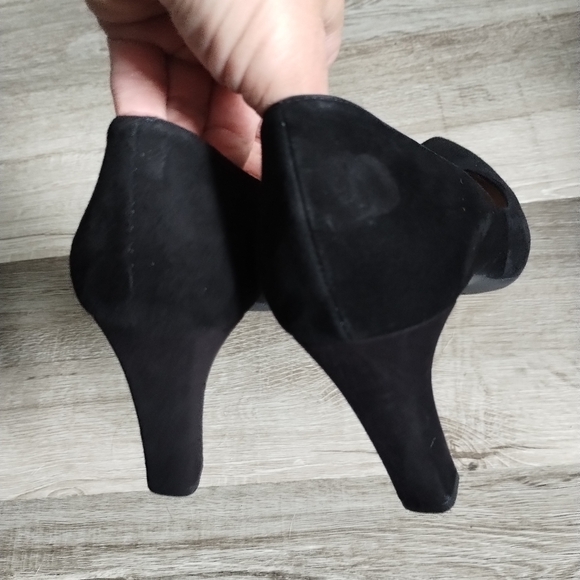 LK Benett London Black Suede Tess Courts Pumps - Picture 5 of 14